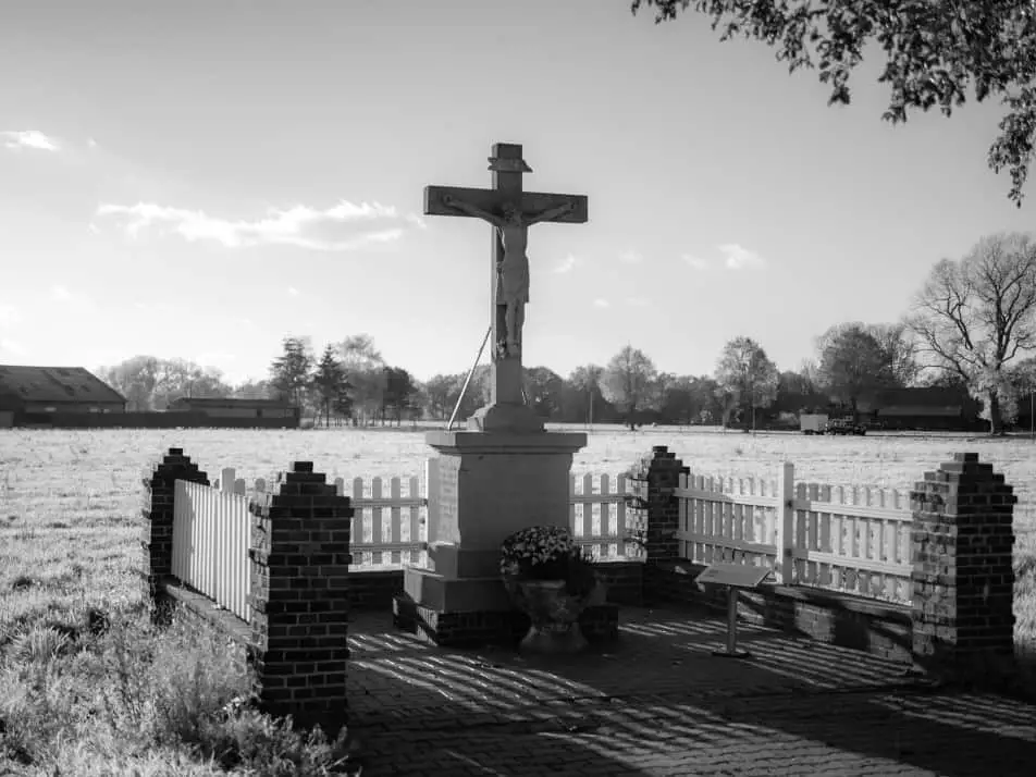 Family burial headstone placement
