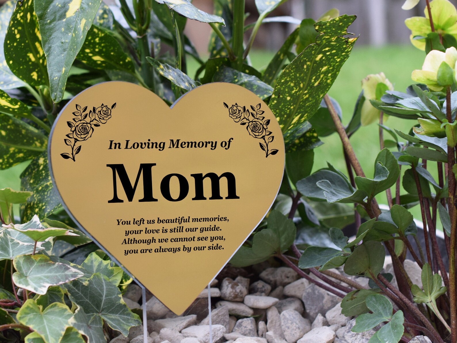 Meaningful Grave Decorations For Mom 21 Unique Ideas [2024]